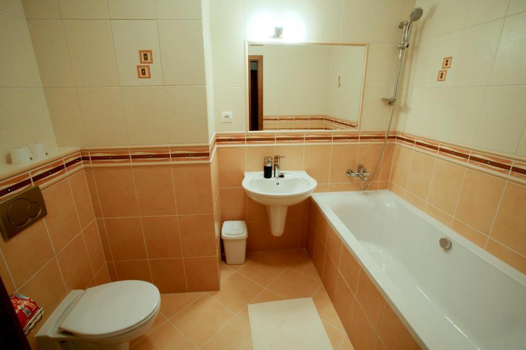 Hotel Dominika Братислава Екстериор снимка