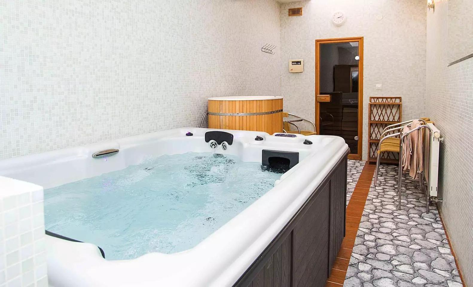Hotel Dominika Братислава Екстериор снимка