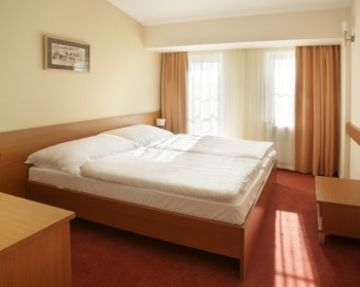Hotel Dominika Братислава Екстериор снимка