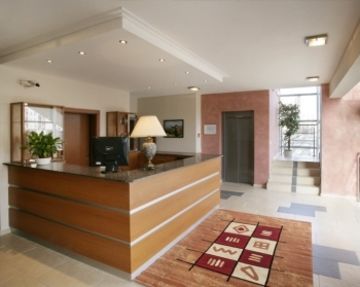 Hotel Dominika Братислава Екстериор снимка
